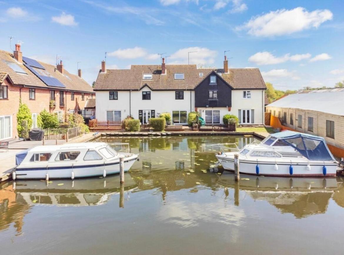 Cottage On The Quay Wroxham Bagian luar foto